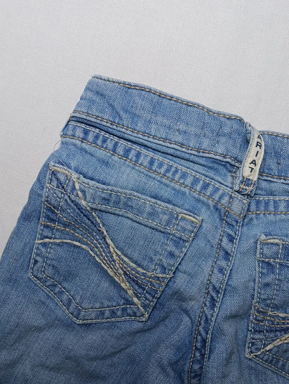 Ariat R.E.A.L. Girls Amora Boot Jeans Size 7 Light Wash Denim 22X25